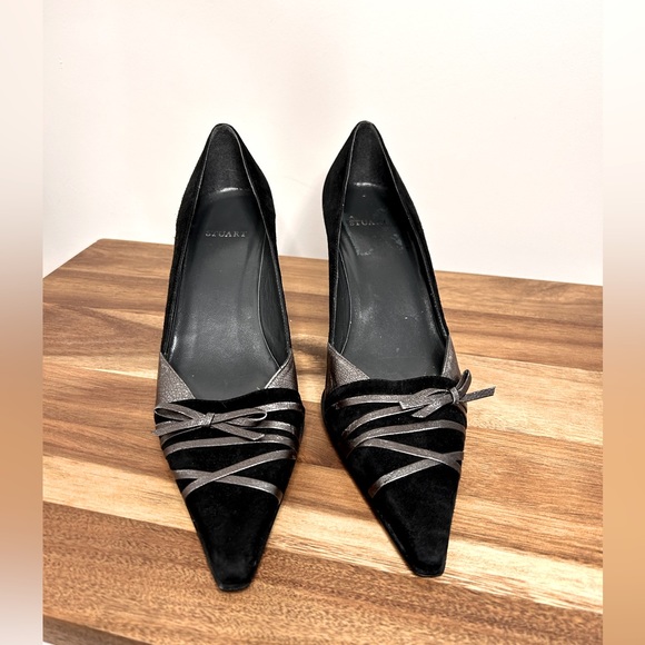 Stuart Weitzman, suede and leather 2 1/2 inch heels in black and pewter - Picture 2 of 12
